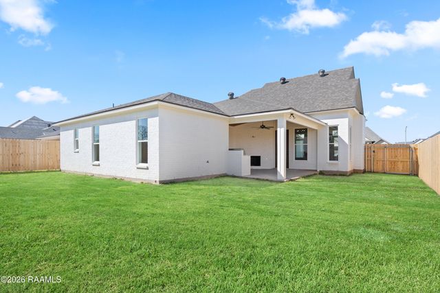 103 Fountain Meadow Drive, Broussard, LA 70518