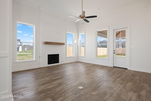 103 Fountain Meadow Drive, Broussard, LA 70518