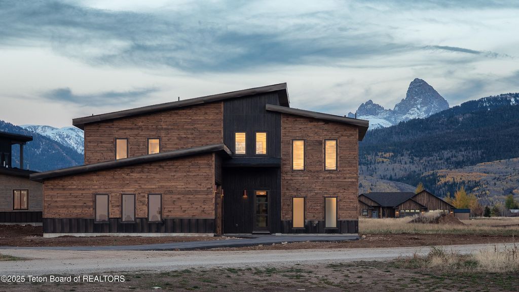 1601 JACKRABBIT Lane, Driggs, ID 83422