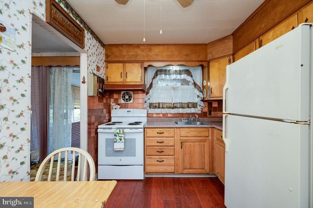 125 E 1ST AVE, Trappe, PA 19426
