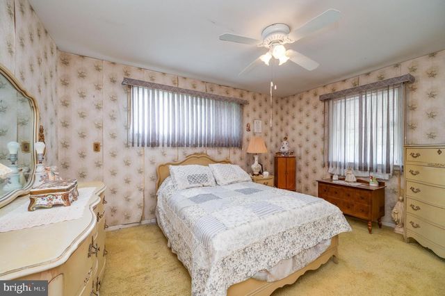 125 E 1ST AVE, Trappe, PA 19426