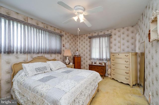 125 E 1ST AVE, Trappe, PA 19426
