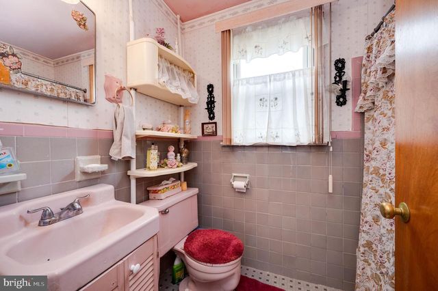 125 E 1ST AVE, Trappe, PA 19426