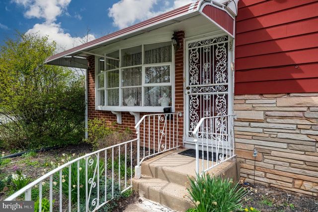 125 E 1ST AVE, Trappe, PA 19426