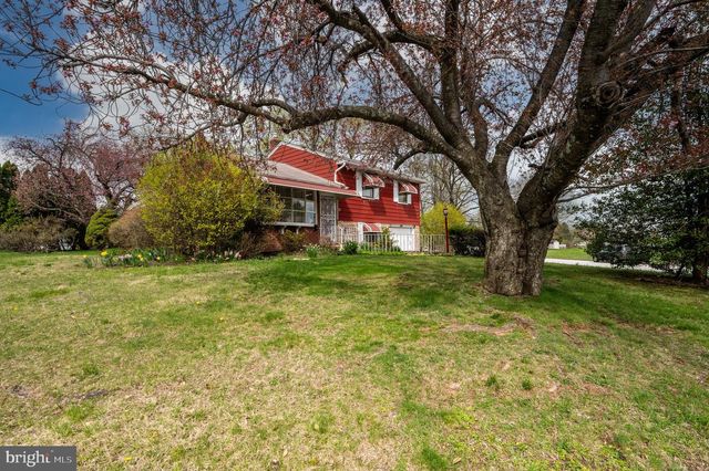 125 E 1ST AVE, Trappe, PA 19426
