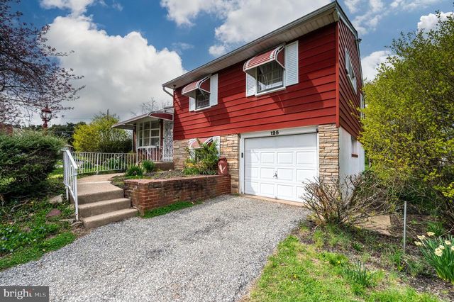 125 E 1ST AVE, Trappe, PA 19426