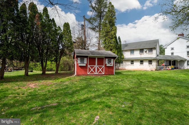 125 E 1ST AVE, Trappe, PA 19426