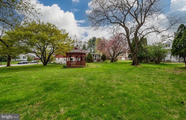 125 E 1ST AVE, Trappe, PA 19426