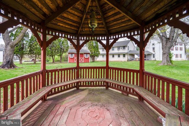 125 E 1ST AVE, Trappe, PA 19426