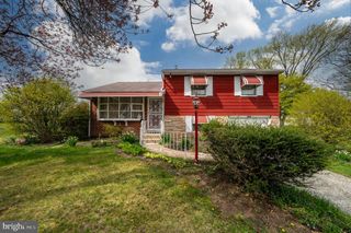 125 E 1ST AVE, Trappe, PA 19426
