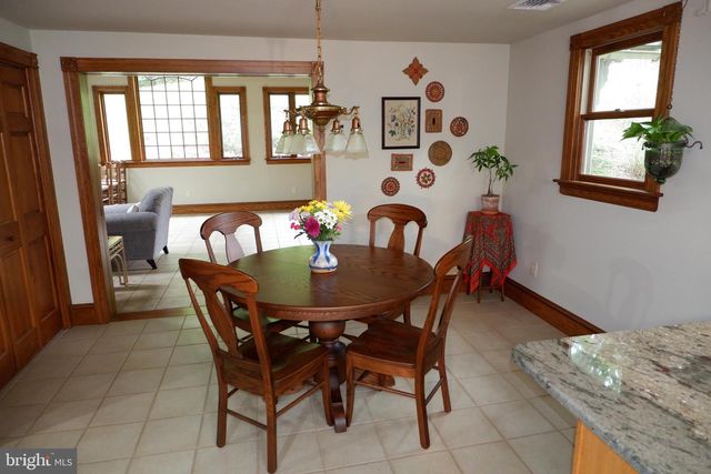 318 N GALEN HALL RD, Wernersville, PA 19565