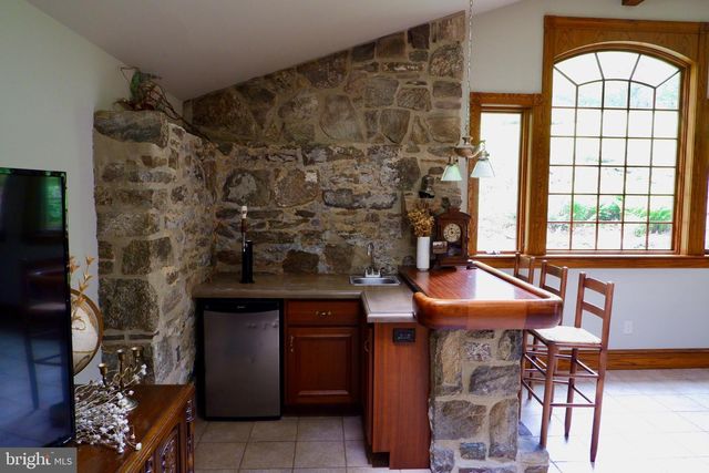 318 N GALEN HALL RD, Wernersville, PA 19565