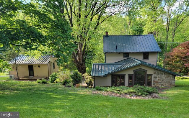 318 N GALEN HALL RD, Wernersville, PA 19565