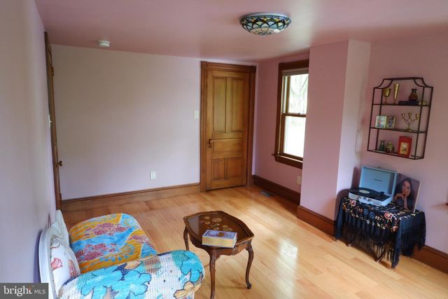 318 N GALEN HALL RD, Wernersville, PA 19565