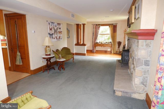 318 N GALEN HALL RD, Wernersville, PA 19565