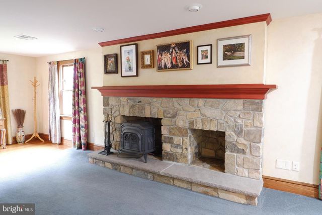 318 N GALEN HALL RD, Wernersville, PA 19565