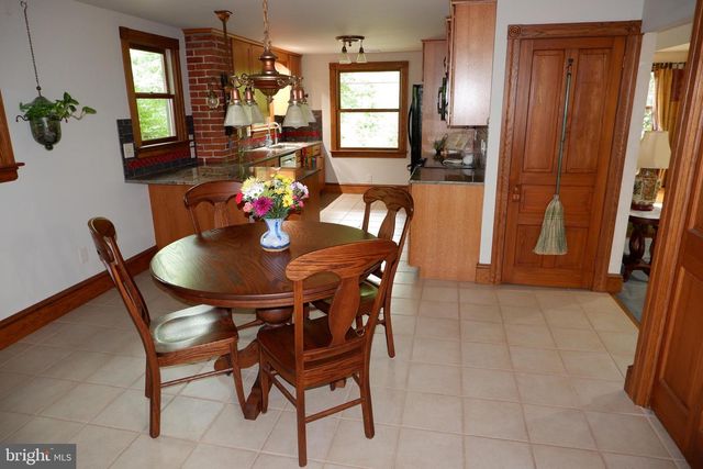 318 N GALEN HALL RD, Wernersville, PA 19565