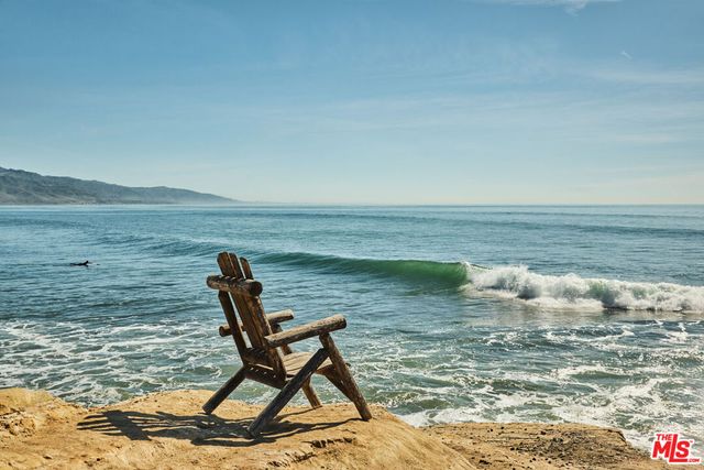 6825 Fernhill Drive, Malibu, CA 90265