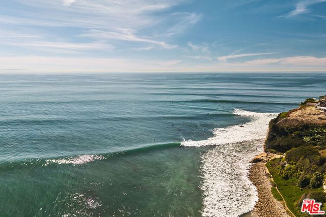 6825 Fernhill Drive, Malibu, CA 90265