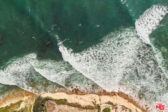 6825 Fernhill Drive, Malibu, CA 90265