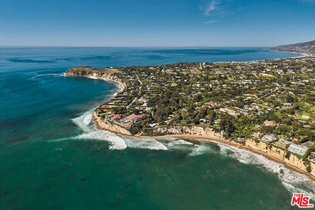 6825 Fernhill Drive, Malibu, CA 90265