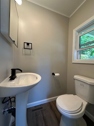 21 Mountainview Street, Springfield, MA 01108