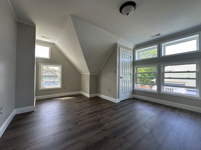 21 Mountainview Street, Springfield, MA 01108