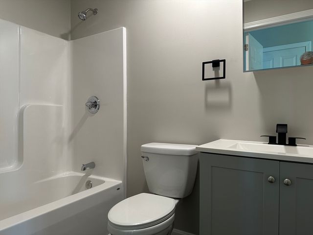 21 Mountainview Street, Springfield, MA 01108