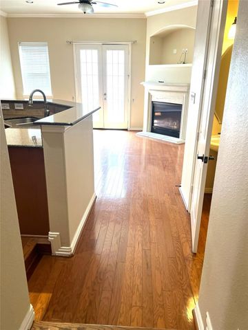 5615 Winsome Villas Lane H, Houston, TX 77057