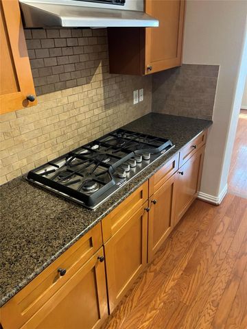 5615 Winsome Villas Lane H, Houston, TX 77057
