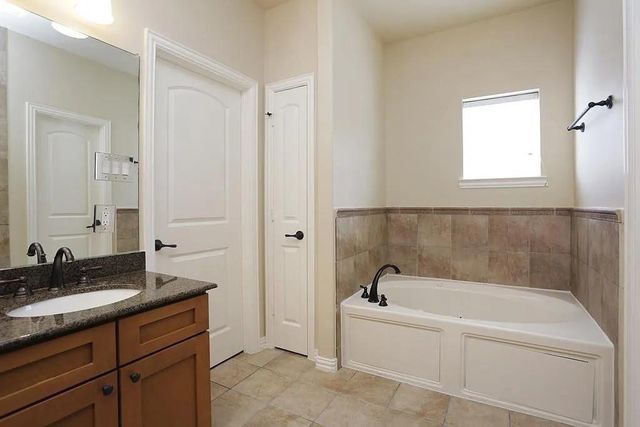 5615 Winsome Villas Lane H, Houston, TX 77057