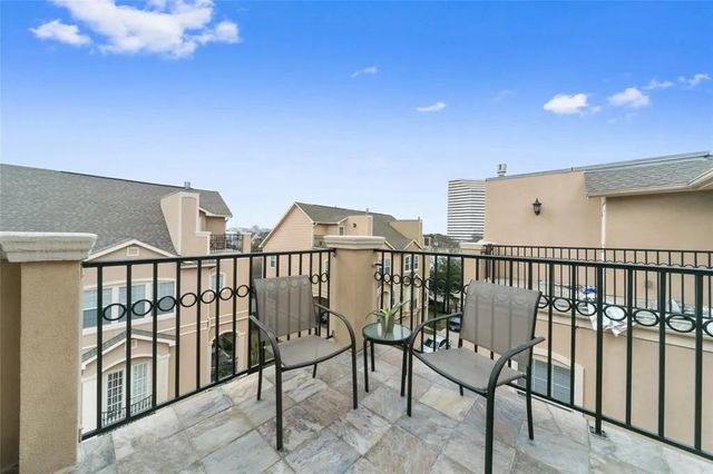 5615 Winsome Villas Lane H, Houston, TX 77057