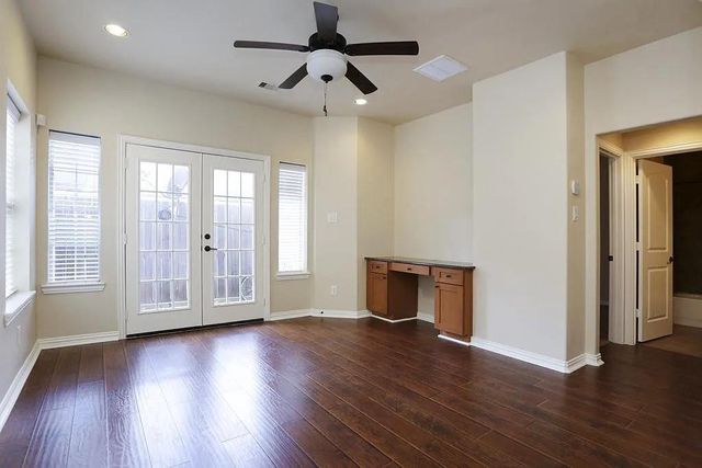 5615 Winsome Villas Lane H, Houston, TX 77057