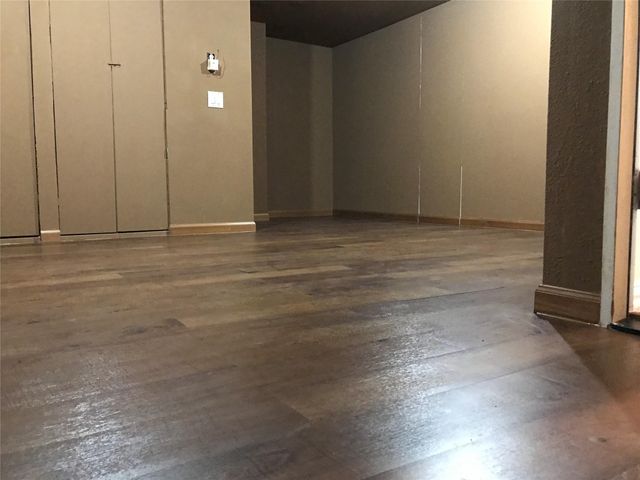5615 Winsome Villas Lane H, Houston, TX 77057