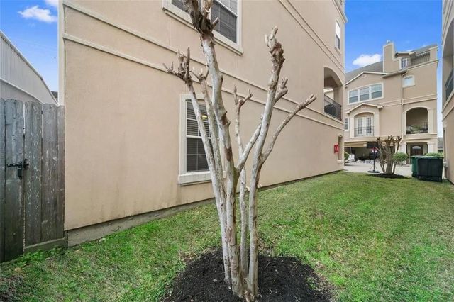 5615 Winsome Villas Lane H, Houston, TX 77057