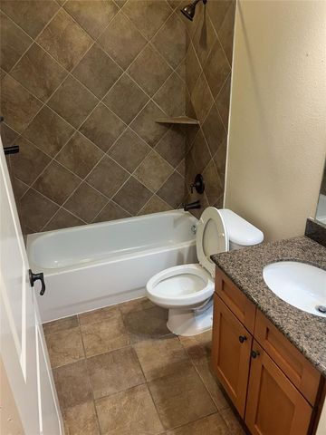 5615 Winsome Villas Lane H, Houston, TX 77057