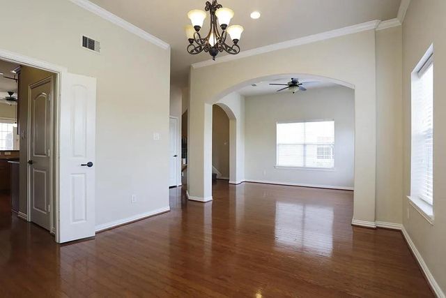 5615 Winsome Villas Lane H, Houston, TX 77057