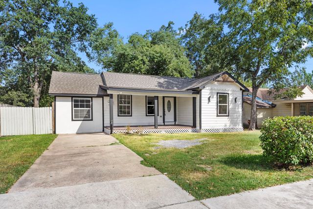 905 Elm Avenue, Pasadena, TX 77506