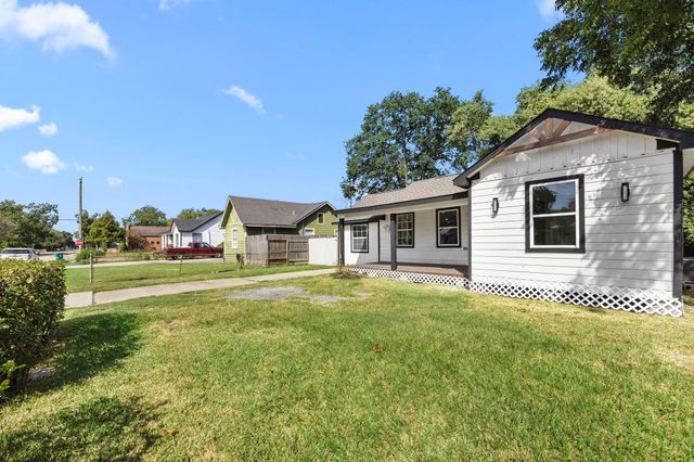 905 Elm Avenue, Pasadena, TX 77506