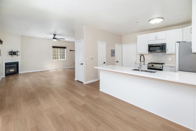 477 Calle Elegante, Vista, CA 92083
