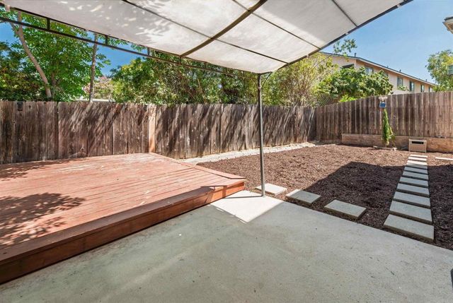 477 Calle Elegante, Vista, CA 92083