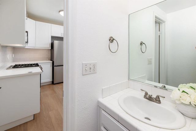 477 Calle Elegante, Vista, CA 92083