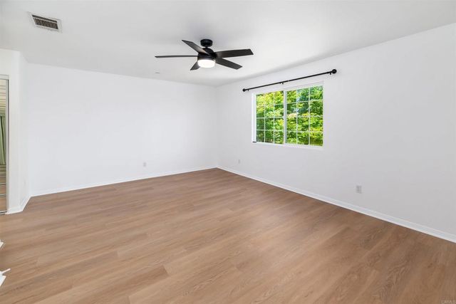 477 Calle Elegante, Vista, CA 92083