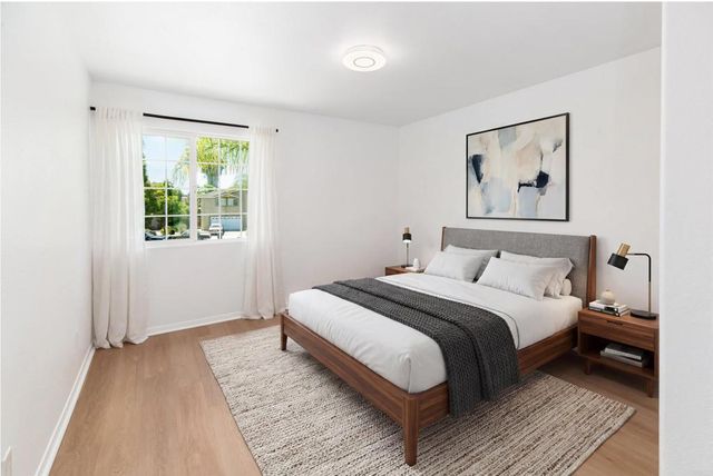 477 Calle Elegante, Vista, CA 92083