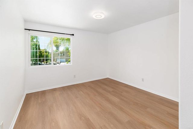 477 Calle Elegante, Vista, CA 92083