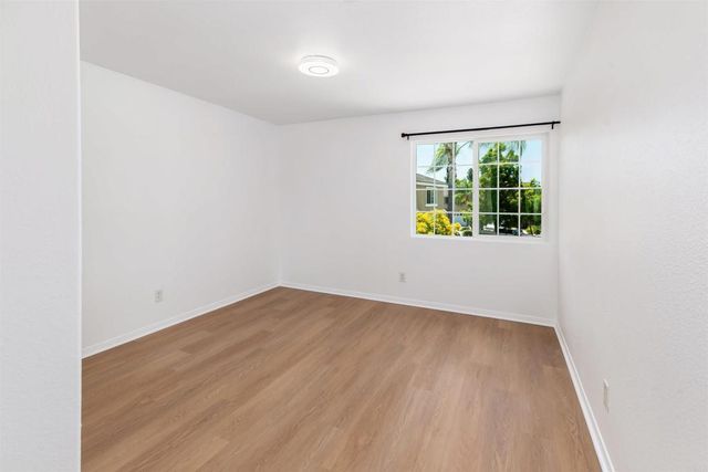 477 Calle Elegante, Vista, CA 92083
