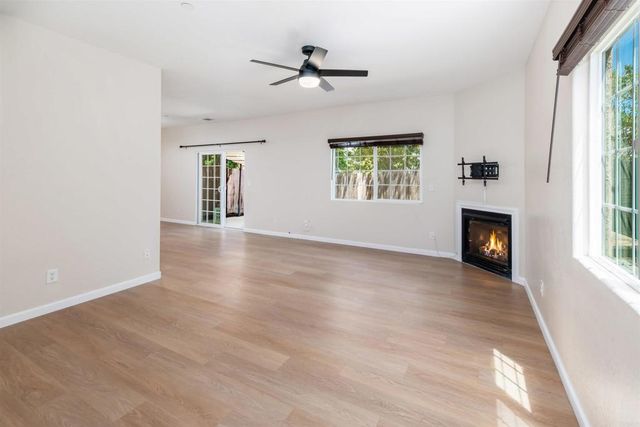 477 Calle Elegante, Vista, CA 92083
