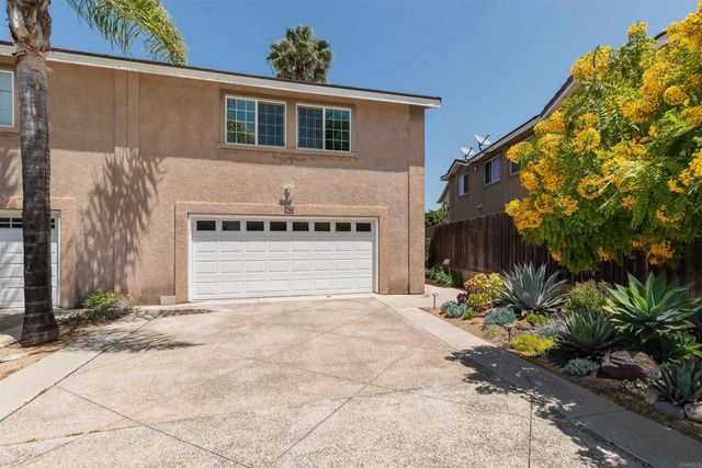 477 Calle Elegante, Vista, CA 92083