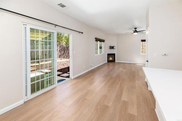 477 Calle Elegante, Vista, CA 92083