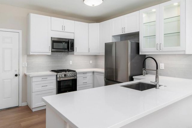 477 Calle Elegante, Vista, CA 92083